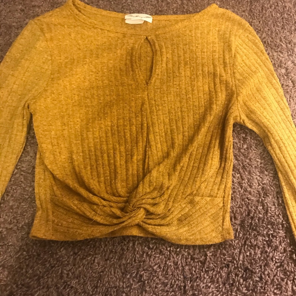 Crop top  long sleeve:)